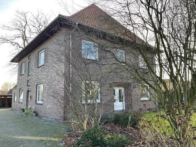 Zweifamilienhaus: Hausansicht_Eingang